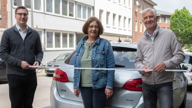 v. l. n. r. Philip Cierniak, Kreisvorsitzender der FDP Aachen-Stadt, Elke Bohrer, Kreisschatzmeisterin, und Detlef Hesse, Kreisschriftführer.